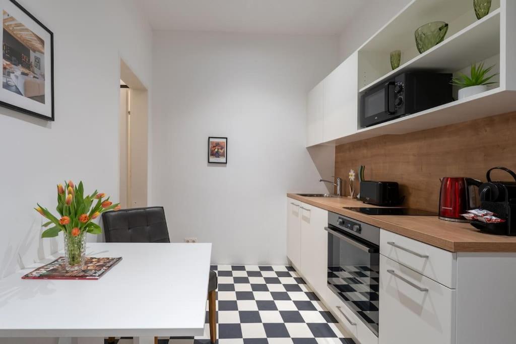 Practical 1Br Flat By Center By Hm Apartment Vienna Exterior photo